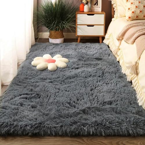 XUEDNGM Weicher Und Flauschiger Teppich 65 x 130 cm Pflegeleicht Und Einfarbig, Weich Modern Unifarben Flauschig Und Bequem Wohnzimmerteppich für Wohnzimmer, Schlafzimmer, Grau von XUEDNGM