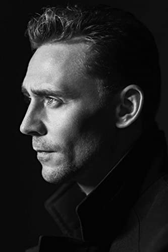 Tom Hiddleston Poster, britischer Film und Fernsehschauspieler, schwarz-weiß, Kunstdruck, Wandbild, Foto-Farbe, Wandteppich, zum Aufhängen, Familie, Schlafzimmer, Dekoration, Geschenk, 127 x 152 cm von XUYANG