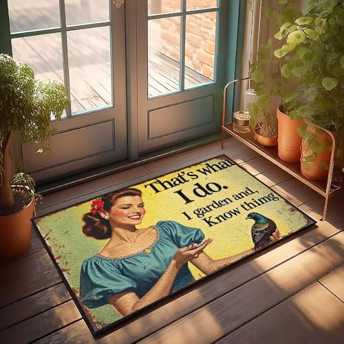 XYBH Outdoor-Teppich für die Haustür, eine Frau, die Vögel füttert, mit dem Text "That's What I Do". I Garden And Know Things. Fußmatte, Fußmatte, Inneneingang, Sommer, Haustürmatte (50 x 80 cm) XYBH Outdoor-Teppich für die Haustür, eine Frau, die Vögel füttert, mit dem Text "That's What I Do". I Garden And Know Things. Fußmatte, Fußmatte, Inneneingang, Sommer, Haustürmatte (50 x 80 cm) von XYBH