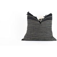 Chandler Navy - Marineblau Fast Schwarze Seide Kissenbezug von XasminInteriorsShop