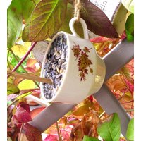 Futterplatz Futtertasse Vogelfutter Winterfütterung Futterstelle Vogelhaus #1307768784 Futterplatz Futtertasse Vogelfutter Winterfütterung Futterstelle Vogelhaus #1307768784 von XaversFactory