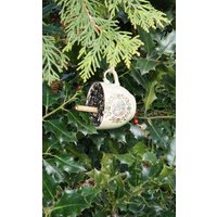 Futterplatz Futtertasse Vogelfutter Winterfütterung Futterstelle Vogelhaus #1607543480 Futterplatz Futtertasse Vogelfutter Winterfütterung Futterstelle Vogelhaus #1607543480 von XaversFactory