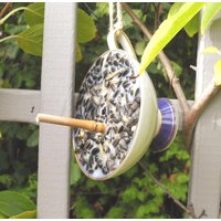 Futterplatz Futtertasse Vogelfutter Winterfütterung Futterstelle Vogelhaus #1793185588 Futterplatz Futtertasse Vogelfutter Winterfütterung Futterstelle Vogelhaus #1793185588 von XaversFactory