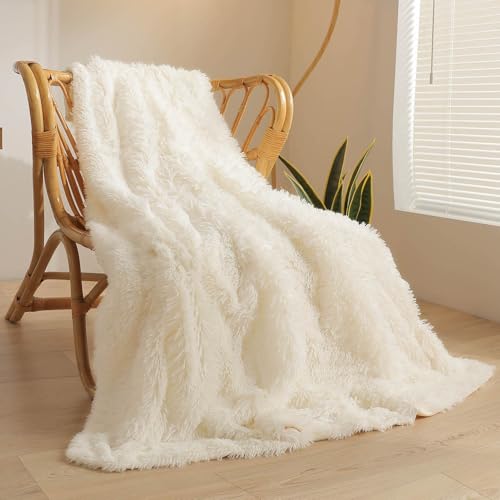 XeGe Luxuriöse Flauschige Couchdecke - Sofa Kuscheldecke, warme winterliche Sofadecke, hochwertige Kunstpelz-Decke, zottelige Plüschdecke, 127x152 cm pelzige Wohndecke für Couch, Beige von XeGe