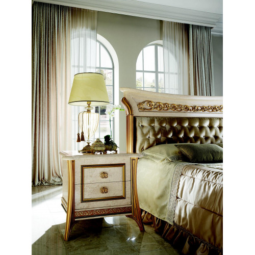 Bett + Nachttisch royal Schlafzimmer Polsterbett Barock Rokoko Designer Bett + Nachttisch royal Schlafzimmer Polsterbett Barock Rokoko Designer von Xl Moebel