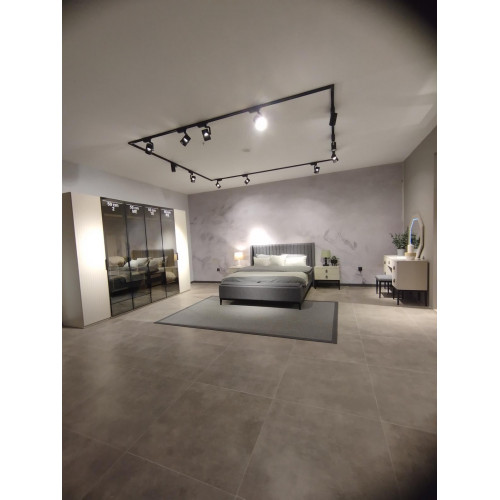 Designer Schlafzimmer Set Bett 2x Nachttische Kleiderschrank Neu und Luxuriös Designer Schlafzimmer Set Bett 2x Nachttische Kleiderschrank Neu und Luxuriös von Xl Moebel