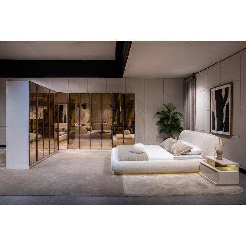 Moderne Schlafzimmer Garnitur Doppelbett Kleiderschrank 2x Nachttische von Xl Moebel