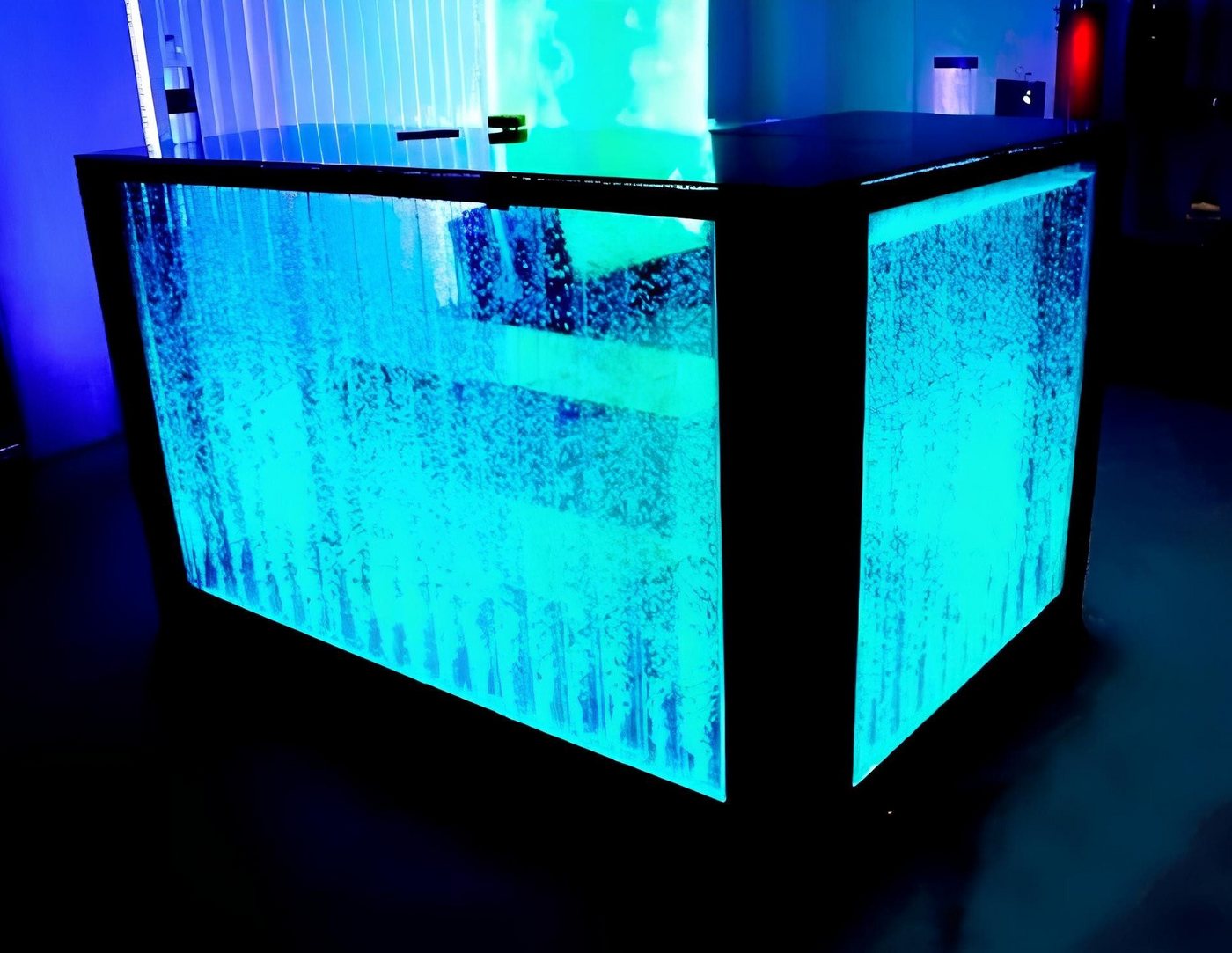 Xlmoebel Bartisch Neuer beleuchteter Bartisch mit LED-Regal an der Wasserwand - moderne (Led Bar Tisch), Hergestellt in Europa von Xlmoebel