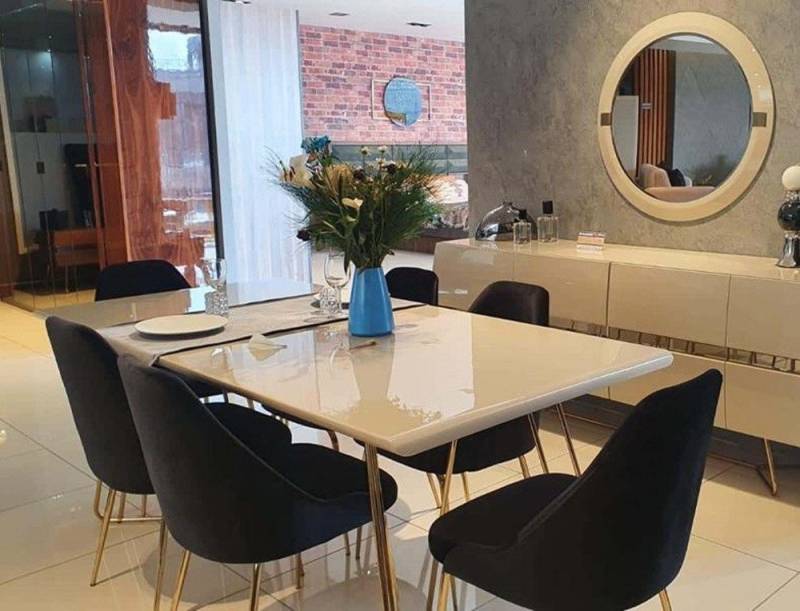 Xlmoebel Esszimmer-Set Tischstühle Buffet Spiegel Tischgruppe Esszimmerensemble Essbereich, (9tlg. Esszimmer Set(Esstisch + 6x Stühle + Sideboard + Spiegel), Hergestellt in Europa von Xlmoebel