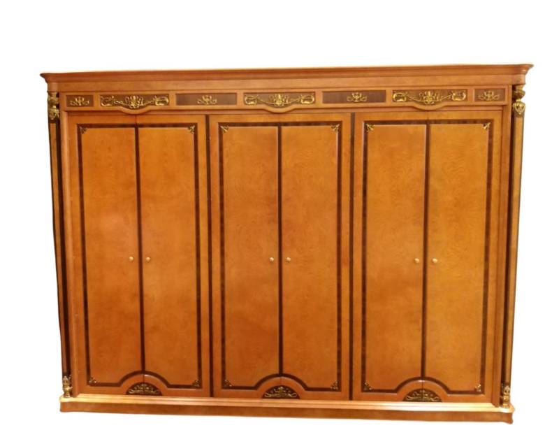 Xlmoebel Kleiderschrank XXL Großer Kleiderschrank mit 6 Türen im Antikdesign im Stil des (Kleiderschrank) Hergestellt in Europa von Xlmoebel