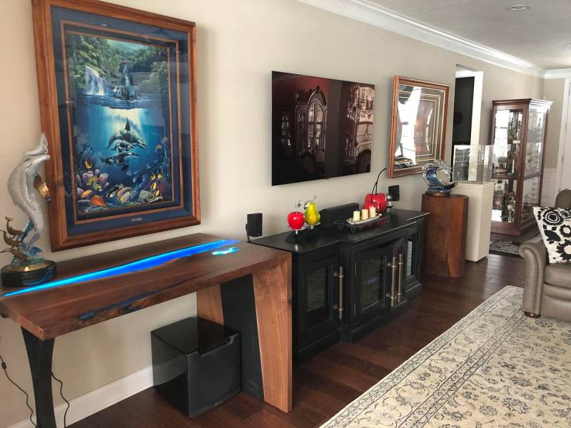 Xlmoebel Konsolentisch Individuell angefertigter Epoxyharz-Tisch mit Flussmuster aus Echtholz (1-St., Konsolentisch), Hergestellt in Europa von Xlmoebel