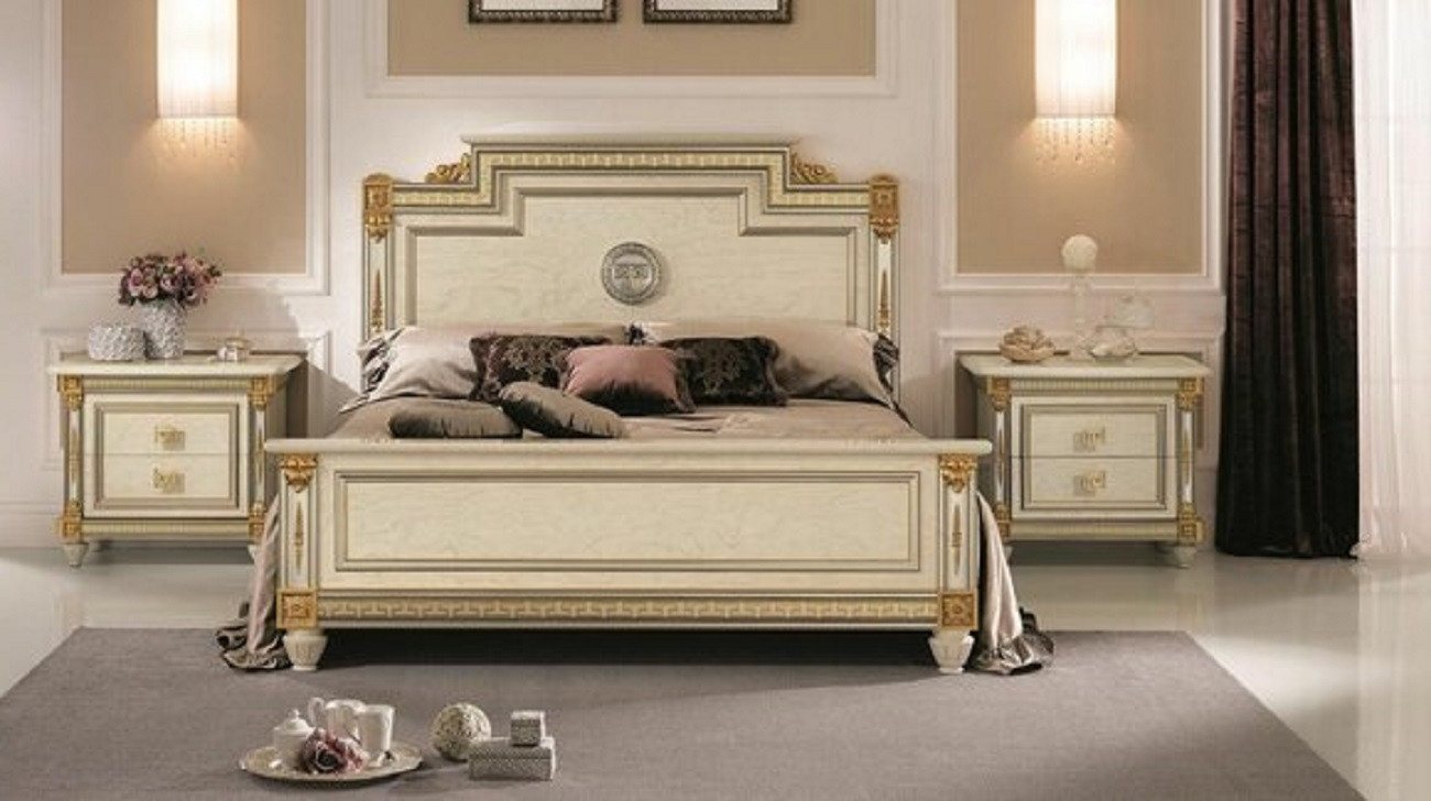 Xlmoebel Schlafzimmer-Set Designer Luxus Barock Schlafzimmer Set 3 tlg. Bett + 2 Nachttische, Hergestellt in Europa Xlmoebel Schlafzimmer-Set Designer Luxus Barock Schlafzimmer Set 3 tlg. Bett + 2 Nachttische, Hergestellt in Europa von Xlmoebel