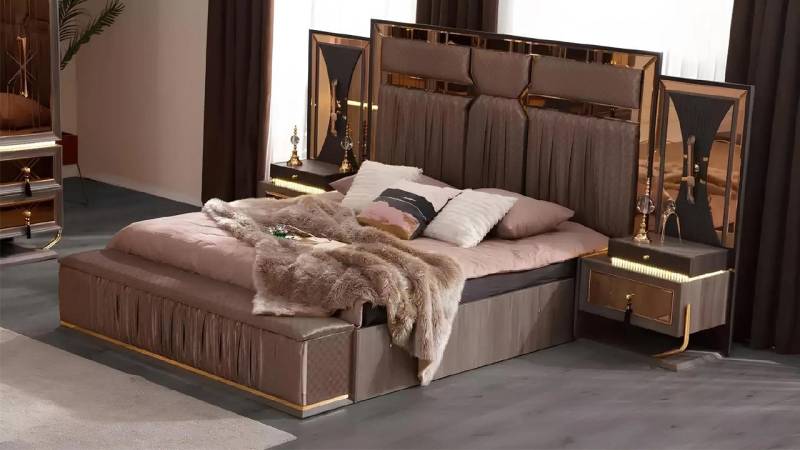 Xlmoebel Schlafzimmer-Set Doppelbett-Set in Beige mit Nachttischen, Schlafzimmermöbeln und Bank, (Set 4tlg Schlafzimmer (Bett + Bank + 2xNachttische), Hergestellt in Europa von Xlmoebel