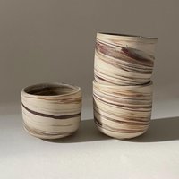 Handgemachter Keramikbecher Marmoriert von YAAYCERAMICS