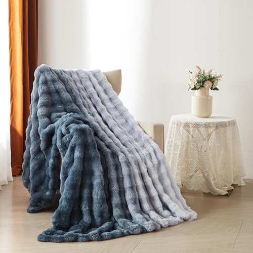YASMENG Plüsch Kuscheldecke Flauschig Winter Warm Farbverlauf Grau Blau Plüsch Langhaar Kuscheldecke 220x240 Super Weich Kuschelig Dicke Kaninchen Kunstfell Sofadecke für Bett Sofa Couch Schlafzimmer von YASMENG