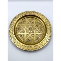 Geätzter Stern Messing Teller Vintage Boho Wand Dekor Geätzter Stern Messing Teller Vintage Boho Wand Dekor von YASNARAMA