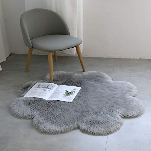 YDFYX Lammfell Schaffell Teppich Kunstfell Dekofell in Super weich Lammfellimitat Teppich Longhair Fell Optik Nachahmung Wolle Bettvorleger Sofa Matte (B-Grau, 45 x 45cm) von YDFYX