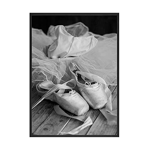 Ballettmädchen Wandkunstdruck Schwarz-Weiß-Leinwand-Malerei Ballettschuhe Poster Nordisches Bild für Wohnzimmer-Dekoration (Color : B, Size : 30x40cm No Frame) von YINGFUN