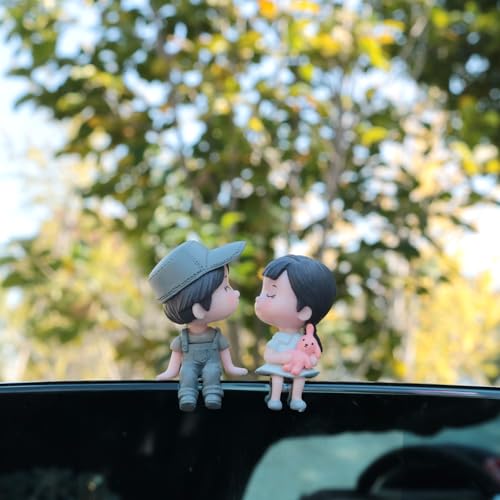 YKAFADE Auto Deko Paare Auto Innenraum Deko Figuren - Süße Cartoon-Paare Ornamente mit Ballon Niedliche Kuss-Paar Puppen Ornamente Auto-Armaturenbrett-Dekorationen Büro Zimmerdeko Tischdekoration von YKAFADE