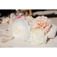 Wunderschönes Elfenbeinweißes Mit Champagnerfarbenem Blumenhalsband Für Einen Schönen Hund. Handgemachtes Süßes Champagner Bow Hundehochzeiten von YOYOPETFASHION
