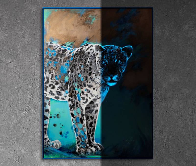 YS-Art Gemälde Löwe, Gepard, Wald, Natur, Freche Göre, Liebe, Engel, gerahmtes Leinwandbild, nachtleuchtend, aufladung per Tageslicht von YS-Art