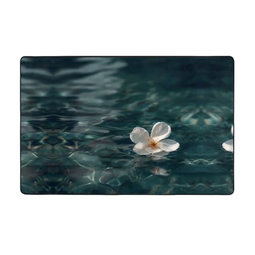 YTUOPWE Flanell-Teppich mit weißen Blumen auf dem Wasser, 152,4 x 99,1 cm, Bodenmatte für Wohnzimmer, Büro, Couchtisch, Bett, Balkon YTUOPWE Flanell-Teppich mit weißen Blumen auf dem Wasser, 152,4 x 99,1 cm, Bodenmatte für Wohnzimmer, Büro, Couchtisch, Bett, Balkon von YTUOPWE