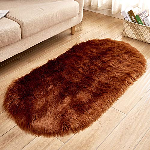 YUGWNN Braun Flokati Teppich Waschbar Bettvorleger Fell,Kunstfell Stuhlauflage Dekofell,Oval 100x180cm/39.3x70.7in von YUGWNN