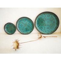 Keramik Servierteller Set, Servierteller, Handgemachtes Teller Set, Türkis Mit Blumen Dekorationen Muster von YaelGronnerCeramics