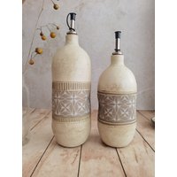 Rustikale Ölflasche, Rustikale Handgemachte Keramik, Olivenölflasche, Einweihungsgeschenk, Hochzeitsgeschenk von YaelGronnerCeramics