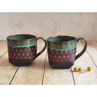 Set Von Zwei Keramikbechern, Türkise Und Rote Tassen Für Teeliebhaber, Vintage Tassen, Keramik Handgemachte Mit Griff, Geschenk Mama von YaelGronnerCeramics