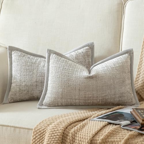 Yaertun 2er Set Kissenbezug Perlgrau 40x60cm Chenille Kissenbezüge Kissenhülle Dekokissenbezug sofakissen dekokissen deko Samtrückseite für Sofa Schlafzimmer Wohnzimmer Weiche Gemütliche Yaertun 2er Set Kissenbezug Perlgrau 40x60cm Chenille Kissenbezüge Kissenhülle Dekokissenbezug sofakissen dekokissen deko Samtrückseite für Sofa Schlafzimmer Wohnzimmer Weiche Gemütliche von Yaertun