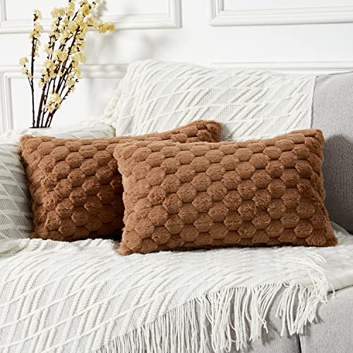 Yaertun 2er Set superweiche Plüsch Kissenbezüge Kunstpelz Kissenhüllen Dekorative Sofakissen Dekokissen Weicher Zierkissenbezug für Sofa Couch Bett Wohnzimmer 30 x 50 cm Braun von Yaertun