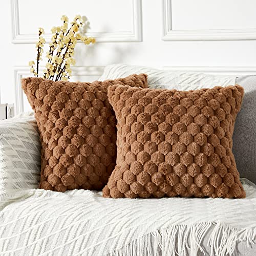 Yaertun 2er Set superweiche Plüsch Kissenbezüge Kunstpelz Kissenhüllen Dekorative Sofakissen Dekokissen Weicher Zierkissenbezug für Sofa Couch Bett Wohnzimmer 40 x 40 cm Braun von Yaertun