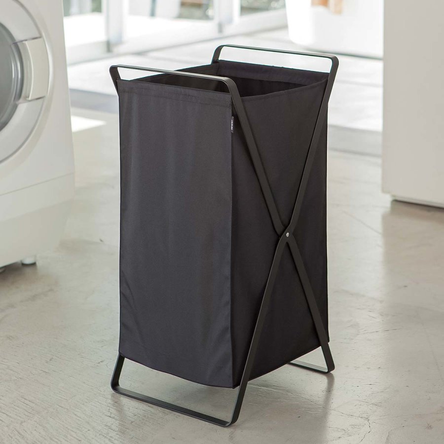 YAMAZAKI HOME Wäschekorb klappbar schwarz TOWER - Raumzutaten.de | Online Shop von Yamazaki
