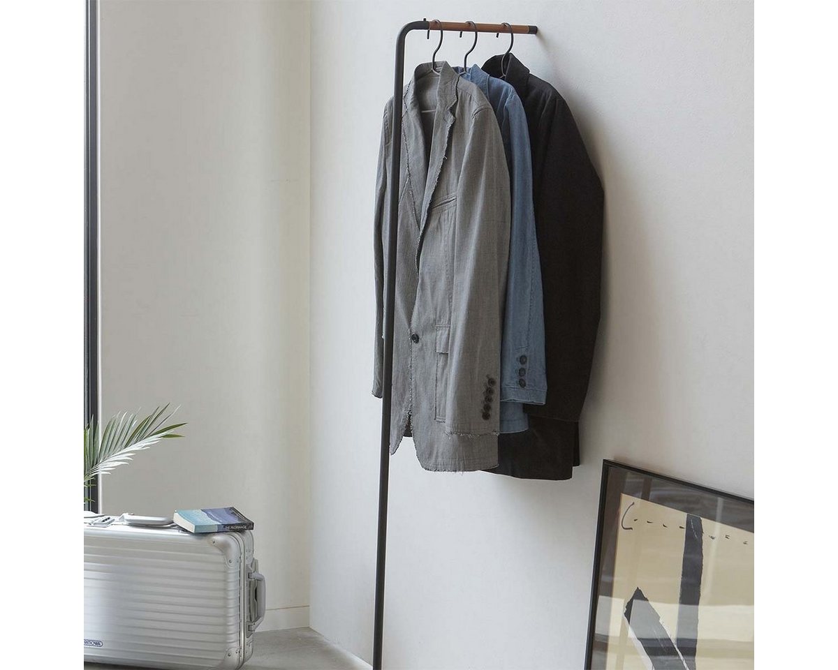 Yamazaki Garderobenständer "Tower" zum Anlehnen an die Wand 160cm, Kleiderständer, minimalistisch, für den modernen Loft Stil Yamazaki Garderobenständer "Tower" zum Anlehnen an die Wand 160cm, Kleiderständer, minimalistisch, für den modernen Loft Stil von Yamazaki