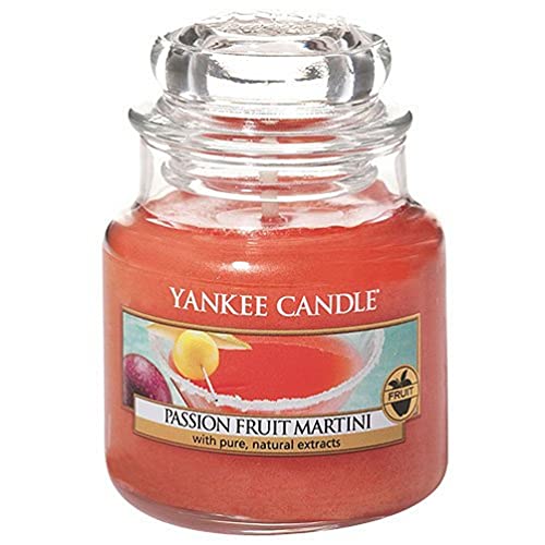 Yankee Candle Duftkerze | Passion Fruit Martini | Brenndauer bis zu 30 Stunden | Kleine Kerze im Glas von Yankee Candle