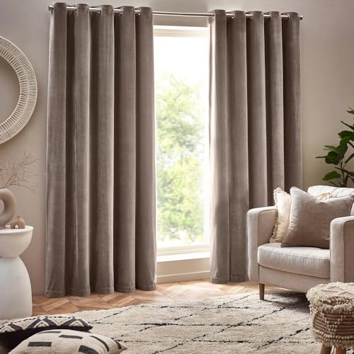 Yard Hof Schwerer Chenille Velvet Ötenvorhänge Gardinen von furn.