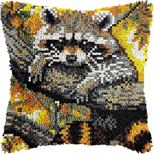 YarnAdventures Tier Latch Hook Kits Pillow for Adults,Waschbär auf einem Ast,Pre-Printed Patterns Pillowcase Needlework Crochet Yarns Latch Hooking Cushion for Sofa Decor,17x17in von YarnAdventures