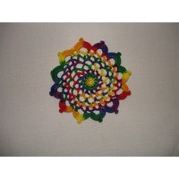 Neu Handgefertigter Gehäkelter "83" Untersetzer/Deckchen in Mexicana - Dieser Artikel Misst Ca. 3"-4" Quer Je Nach Verwendetem Faden von YarnItAnyWay
