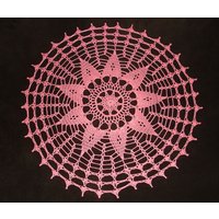 Neue Handarbeit Gehäkelte "Nova" Doily Coral - 16 " von YarnItAnyWay