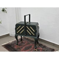 Nähkästchen Nähkasten Kiste Chippendale Vintage Tisch Schrank Nähkästchen Nähkasten Kiste Chippendale Vintage Tisch Schrank von YaskHomestaging