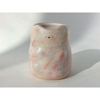 Handgemachte Kleine Rosa Bärenvase Steinzeug Clay Gummibärchen-Dekor Handgemachte Kleine Rosa Bärenvase Steinzeug Clay Gummibärchen-Dekor von YasyaCeramics