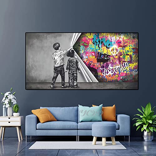 Street Graffiti Art Behind the Curtain Painting Boy and Girl Find Love Banksy Wall Art Horizontale schwarze gerahmte Drucke 65 x 120 cm/26 x 47 Zoll mit schwarzem Rahmen von Yayun Art