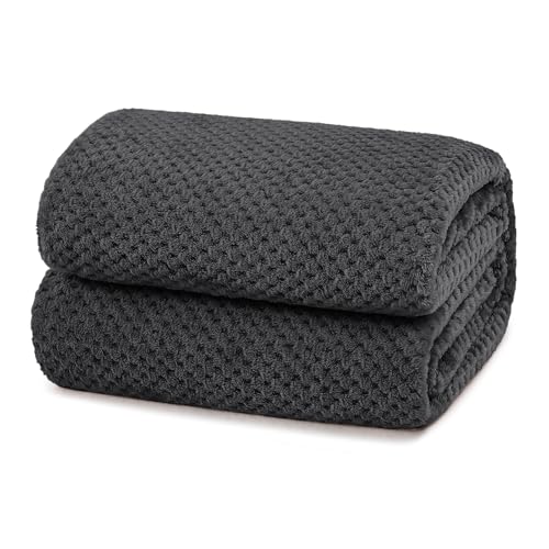 Yebeda Kuscheldecke Superweiche und Warme Fleecedecke für Sofa, Couch und Bett mit Waffel Muster, Kuschelige Angenehme Decke Wohndecke Sofadecke, 130x170 cm, Dunkelgrau Yebeda Kuscheldecke Superweiche und Warme Fleecedecke für Sofa, Couch und Bett mit Waffel Muster, Kuschelige Angenehme Decke Wohndecke Sofadecke, 130x170 cm, Dunkelgrau von Yebeda