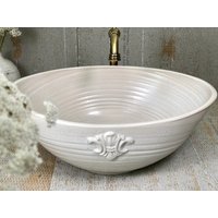 Ovales Waschbecken Aus Keramik, Keramik Handgefertigt, Weiß, Tischwaschbecken von YedidyaGottlieb