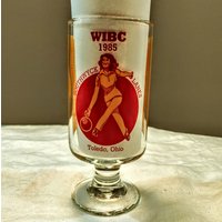 Vintage Women's Sports Stemged Cocktailglas, Internationaler Bowlingkongres Der Frauen, Wibb, Sportlerin, 1985, Toledo, Ohio Vintage Women's Sports Stemged Cocktailglas, Internationaler Bowlingkongres Der Frauen, Wibb, Sportlerin, 1985, Toledo, Ohio von YellowFarmhousGarden