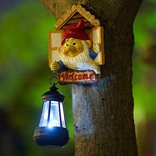 Yeomoo Lustige Gartenzwerge Solar Figuren Gartendeko für Außen - Gartenzwerg mit Solar Laterne Baumstamm Garten Deko Geschenke für Frauen Männer Mama Geburtstag Garten Baum Zubehör Balkon Dekoration von Yeomoo
