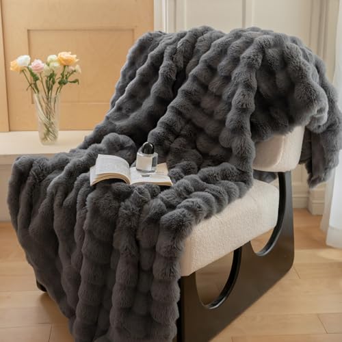 Kuscheldecke Kaninchen PlüSch Felldecke Bubble Decke 670gsm 200 * 230cm Kuscheldecke Flauschig Dick Kuschelige Flauschige Kunstfelldecke,Cozy Warme Decke FüR Bett Sofa Wohnzimmer von YeyeCyrilze