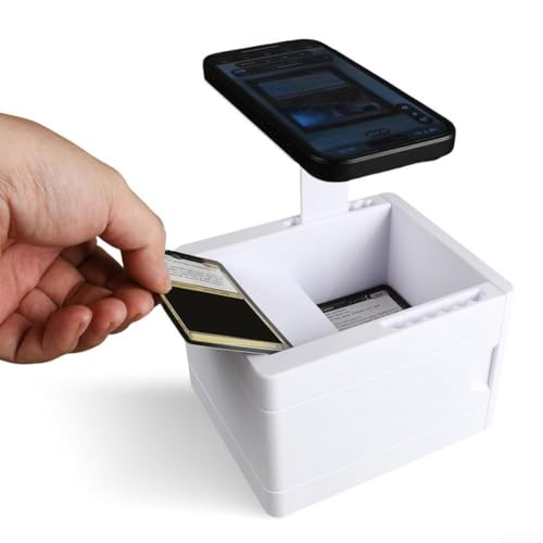 Yhenlovtt Sammelkarten-Scanbox für Karten in Standardgröße, schneller Scanner-Ständer, kompatibel mit beliebten Apps, ABS-Konstruktion, 18,2 × 9 × 18,2 cm, Weiß, Spielsammlungs-Organizer Yhenlovtt Sammelkarten-Scanbox für Karten in Standardgröße, schneller Scanner-Ständer, kompatibel mit beliebten Apps, ABS-Konstruktion, 18,2 × 9 × 18,2 cm, Weiß, Spielsammlungs-Organizer von Yhenlovtt