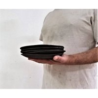 Schwarzer Keramikteller, Handgefertigte Teller, Einzigartiger Rustikaler Keramikteller von YomYomCeramic